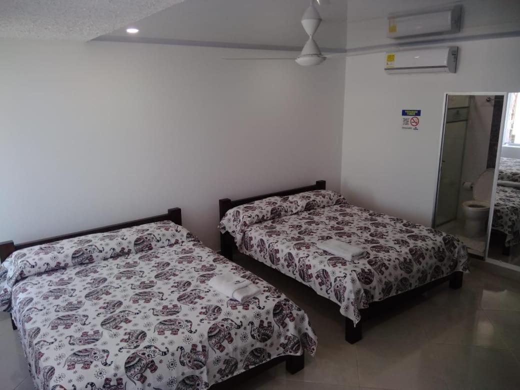 Hotel Tania Caucasia エクステリア 写真