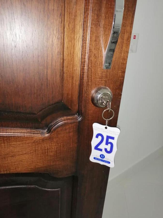 Hotel Tania Caucasia エクステリア 写真